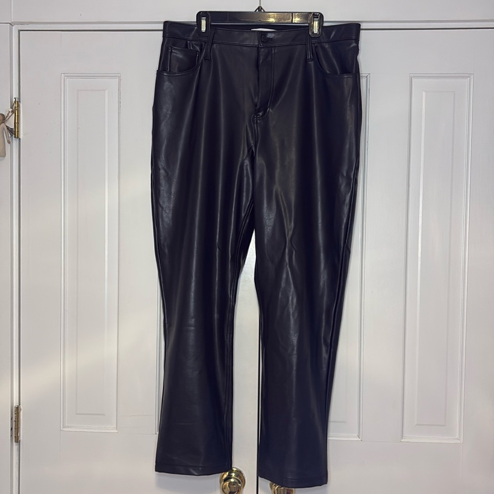 Abercrombie the 90’s straight high rise curve love leather pant